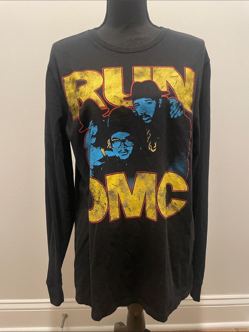 Old Navy Black RUN DMC Graphic Long Sleeve Tee with Yellow & Blue Print